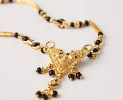 Plain gold mangalsutra is also easy to maintain. Modern Gold Mangalsutra Designs Latest 2018