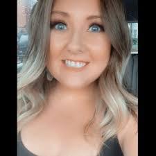 Taylor Hennessey's Instagram, Twitter & Facebook