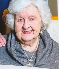 Joan Packer's Instagram, Twitter & Facebook