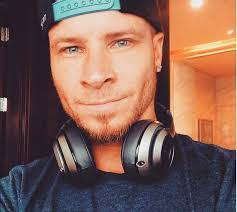 Brian Look's Instagram, Twitter & Facebook