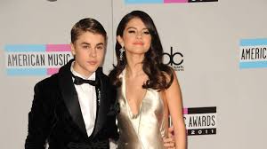 Denn sie soll sich in den vergangenen tagen mehrfach mit ihrem ex justin bieber (23) getroffen haben. Selena Gomez Und Justin Bieber Beim Knutschen Erwischt Dasding