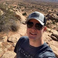 Eric Teeters's Instagram, Twitter & Facebook