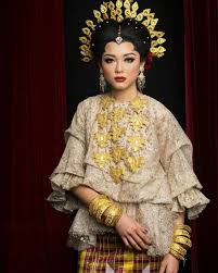 Dimana style baju bodo akan memberikan tampilan yang. 78 Gambar Baju Bodo Pasangan Terlihat Keren Modelbaju Id