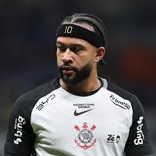 Cruzeiro vê salário de R$ 2,5 mi como inviável e nem cogita Memphis Depay