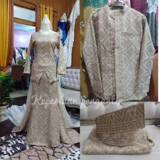 Baju kahwin songket yang makin menjadi trend sejak kebelakangan ini mendapat banyak perhatian di mata mempelai dan pengantin dan pereka juga bijak bermain dengan rekaan yang cukup menarik. Baju Pengantin Songket Shopee Malaysia
