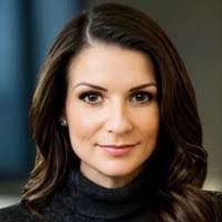 Lara Dutton's Instagram, Twitter & Facebook