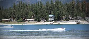 Popular activities in the area include hiking, mountain climbing, trekking, water sports, skiing and a lot more. Bass Lake Activities Bass Lake California