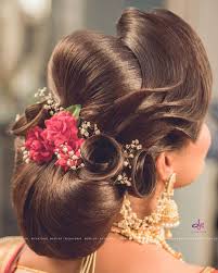 Bridal Hairstyle Https Www Wishnwed Com Blog Bridal Hairstyles For The Modern Indian Bride Indian Bridal Hairstyles Hair Styles Long Hair Styles