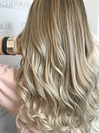 Check spelling or type a new query. Aschblondes Haar Mit Schwungvollen Beachwaves Pophair