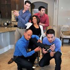 They Re Addicted To Hgtv Too Jonathan Scott Scott Brothers Drew Scott