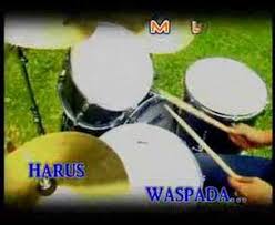 Kanggo siro hapsarining kalbu., itulah cuplikan liriknya. 4 89 Mb Baju Hijau Kristal Download Lagu Mp3 Gratis Mp3 Dragon