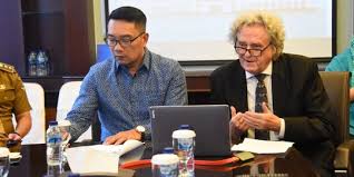 Translations of the phrase kau tekan from indonesian to english and examples of the use of kau tekan in a sentence with their translation of kau tekan in english. English For Ulama Kenalkan Islam Toleran Dan Tekan Islamphobia Di Eropa Merdeka Com