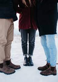 Men S Classic 550 Chelsea Boot Rustic Brown 585 Comfortable Leather Boots Blundstone Blundstone Outfit
