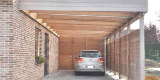 Het is nieuwbouw in de tuin. Houten Carport Aluminium Tuinen Jk