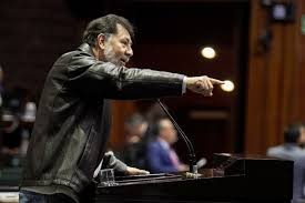 From 2009 to 2012 he served as deputy of the lxi legislature of the mexican congress representing the federal district. La Jornada Fernandez Norona Debe Disculparse Con Diputada Por Violencia De Genero
