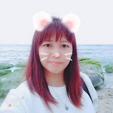 周杰倫Jay-MS 歌迷組織- 新馬區-  新歌「怎么了」描述情侣分手，心情如同世界末日，周杰伦為呼应歌词，2月初紧急要求台湾工作团队赴英拍摄，分别在英国公路、白茫茫的银色雪地及著名的「白色悬崖」取景。在160公尺高的悬崖边对嘴，距离悬崖仅一步之遥，且当地天冷风大  ...