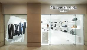 Please try accessing the site with a more recent browser, as your browser is dated and does not support store.maison margiela.com configuration. Hong Kong Maison Margiela Pop Up Store Superfuture