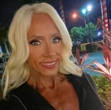 Donna Baran's Instagram, Twitter & Facebook