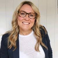 Vicki Russell's Instagram, Twitter & Facebook