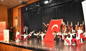 T.C. Malatya Valiliği - Hanımefendi Hanife Yazıcı 23 Nisan Ulusal Egemenlik Ve Çocuk Bayramı Gösterisine Katıldı