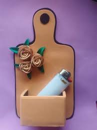 Ideal para realizar diversas manualidades gracias a que no es tóxico, además de ser lavable y fácil de cortar, pintar y pegar. Porta Encendedor De Cocina En Goma Eva