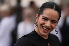 Berta Dávila, autora de 'La herida imaginaria', propone un refugio  colectivo basado en la ficción y el encuentro inesperado con el otro