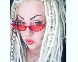 Diva Deluxe Cats Eye Horn Rimmed Retro Hot Rod Vampire Goth Retro Diva  Sunglasses Shades Lipstick Red Astro Vamp