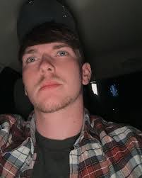 Hayden Stephens's Instagram, Twitter & Facebook