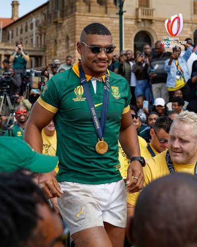 Just Damian Willemse in his #RWCFinal kit for the trophy tour 👏 #RWC2023