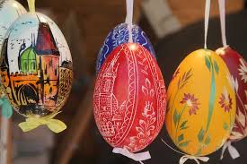 Recherchez les contenus de wikipédia et des autres projets wikimédia en français et langues de france. VacanÈ›a EsotericÄƒ Paste In Franta Traditii