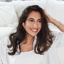 Heather Stagg's Instagram, Twitter & Facebook