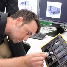 Big thank you to Darren Italiano and the rest of the HavCon Engineering  team for my long service plaque and a stunning watch to mark the occasion. 