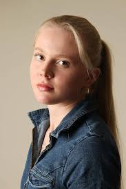 Hello! My name is Finnabhair and I'm 20 years old. I'm currently living in  Manchester and am looking for some fashion modelling (preferably paid).  Anyone who has any advice