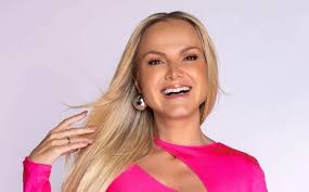 'Fica assim pra sempre': Eliana renova visual e recebe elogio de Xuxa; veja fotos