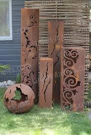 Colonnes Decoratives En Metal Pour Le Jardin Decoration Jardin Decorations De Jardin En Metal Et Art De Jardin De Metal