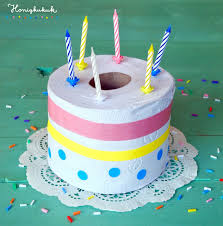 Geburtstagstorte Aus Klopapier Zum Geburtstag Viel Gluck Basteln Mit Papier Geburtstag Geldgeschenke Geburtstag