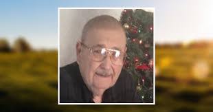 Kelly Halsey's Instagram, Twitter & Facebook