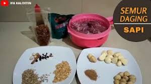 Soto (also known as sroto, tauto, saoto, or coto) is a traditional indonesian soup mainly composed of broth, meat, and vegetables. Cara Memasak Semur Daging Sapi Kecap Bango Rasa Terbaik Youtube