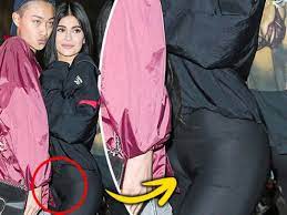 Although the australian singer did not demand special treatment herself, security guards took over eight rooms in a. Kylie Jenner Suffers Extreme Camel Toe In Eye Watering Wardrobe Malfunction Daily Star