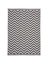 Designer läufer teppich brücke flur schwarz weiß modern zick zack geometrisch. In Outdoor Teppich Palma Mit Zickzack Muster Beidseitig Verwendbar Westwingnow