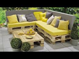 Comment faire un salon de jardin sur roulettes avec des palettes. Tutoriel Construire Son Salon De Jardin En Bois De Palettes
