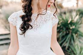 Außerdem finden sie weitere informationen, wie sie zum beispiel ihr brautkleid nach dem tragen aufbewahren können. Brautmode Menden Fur Dich Auf Mass Geschneidert Atelier Zauberhaft