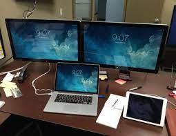 Mac Setups The Vp Of Projects Office Mac Setup Computer Setup Imac Desk Setup