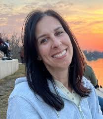 Anna Maloney's Instagram, Twitter & Facebook