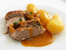 Mouillez avec 2 verres de vin rouge; Rouelle De Porc En Cocotte Philandcocuisine