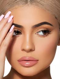 Son bóng trở lại: Vẻ đẹp tươi trẻ và rạng ngời những năm 90- FASHIONNET