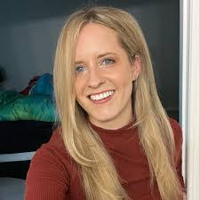 Lauren Hunter's Instagram, Twitter & Facebook