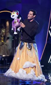 3) i (to phone) you tomorrow if you like. Mark Sanchez Is The Baby Alien On The Masked Singer Interview Hollywood Life