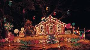 Photo 2 Dazzling Holiday Lights Travel Channel Holiday Lights Holiday Getaways Christmas Scenery