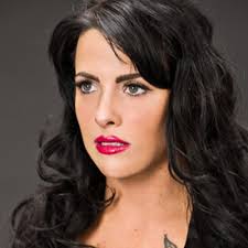 Lisa Bello's Instagram, Twitter & Facebook